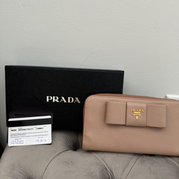 Prada Fiocco Bow Wallet Ribbon Saffiano Leather Zip  Around Wallet AUTHENTIC - Picture 3 of 8